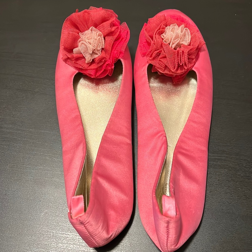 EUC girls pink tulle flower and satin shoes